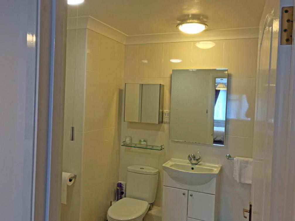 Merton House ワージング 部屋 写真