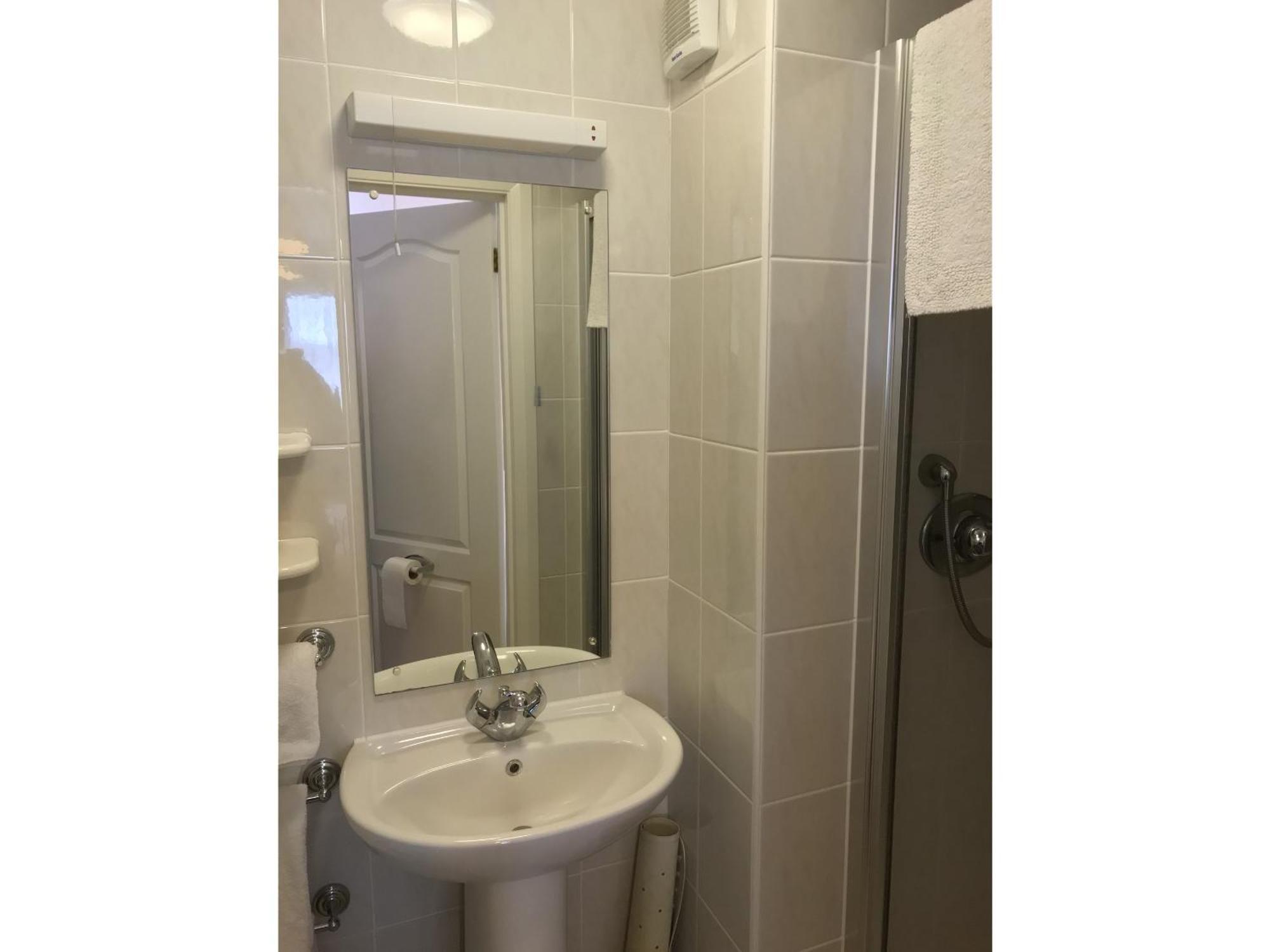 Merton House ワージング 部屋 写真