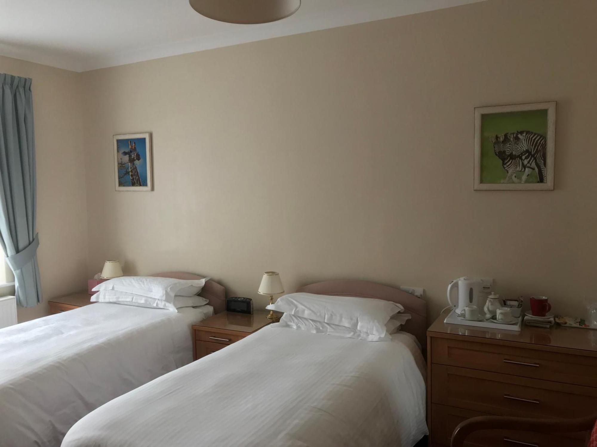 Merton House ワージング 部屋 写真